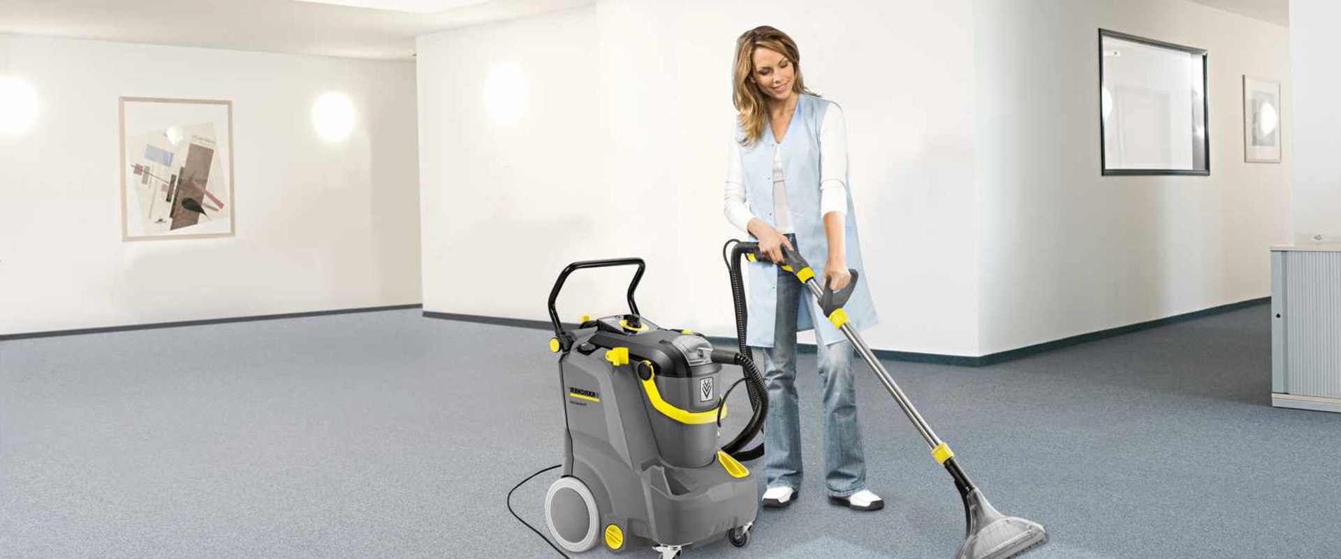 What's the difference between an extractor and a carpet cleaner?